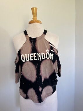 Urban Nation Queendom Tye Dye Shirt Majorly Distressed And Cropped Large Queen